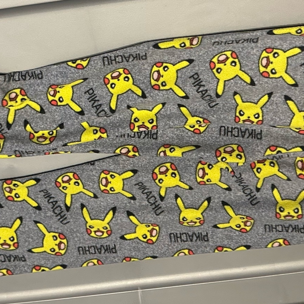 Primark Gray and Yellow Pokémon Pikachu Kid Pjs Size: 8/9 years